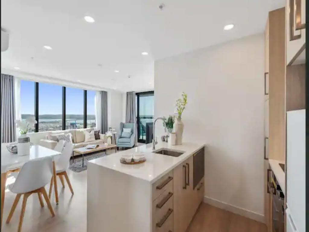Апартаменти Just Opposite To Sky Tower , 2 Bed 2 Bath In Cbd Окленд Екстер'єр фото
