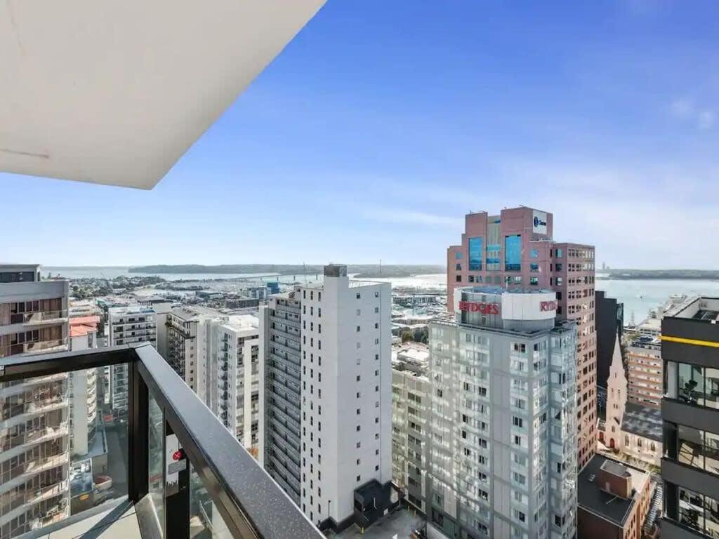 Апартаменти Just Opposite To Sky Tower , 2 Bed 2 Bath In Cbd Окленд Екстер'єр фото