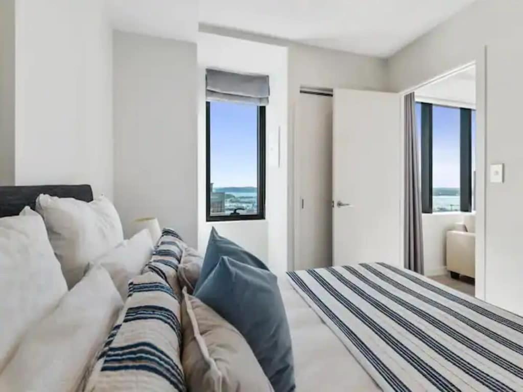 Апартаменти Just Opposite To Sky Tower , 2 Bed 2 Bath In Cbd Окленд Екстер'єр фото